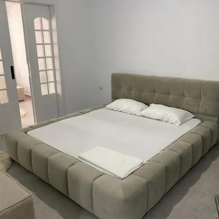 Ariana Apartament Vakantiehuis Sarandë
